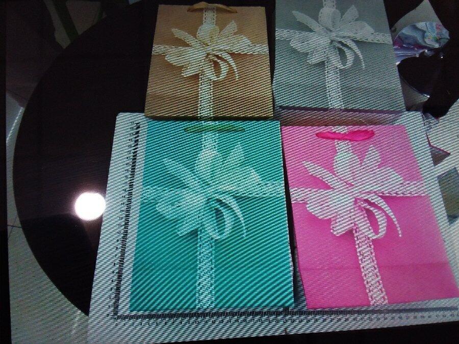 GIFT BAG