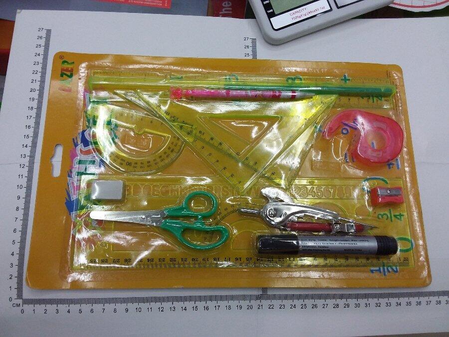 ESTUCHE GEOMETRICO X13PCS 8020
