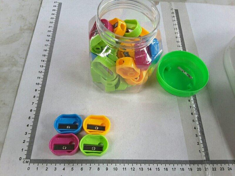 SACAPUNTA REKORD X36PCS TARRO PVC 4 COLORES STICKER REKORD 9.5X5CM MODELO A