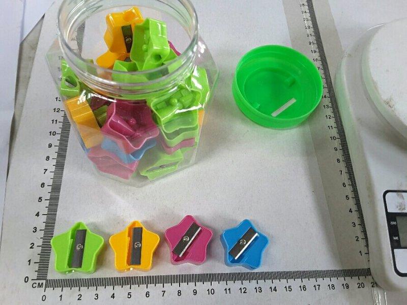 SACAPUNTA REKORD X36PCS TARRO PVC 4 COLORES STICKER REKORD 9.5X5CM MODELO B