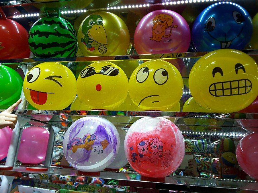 PELOTA 70GRS EMOJI 4 DISENOS SURTIDOS